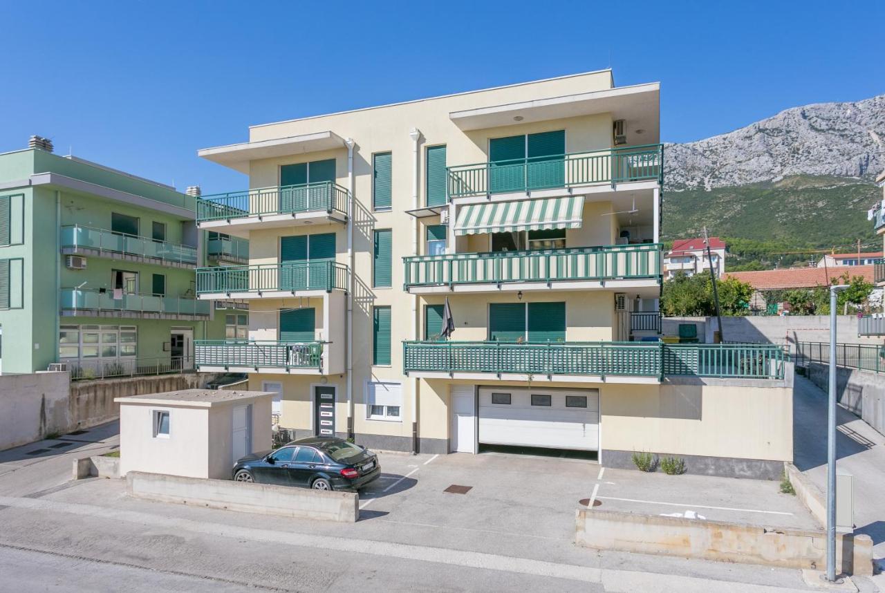 Apartments With A Parking Space Kastel Gomilica, Kastela - 21630 Buitenkant foto