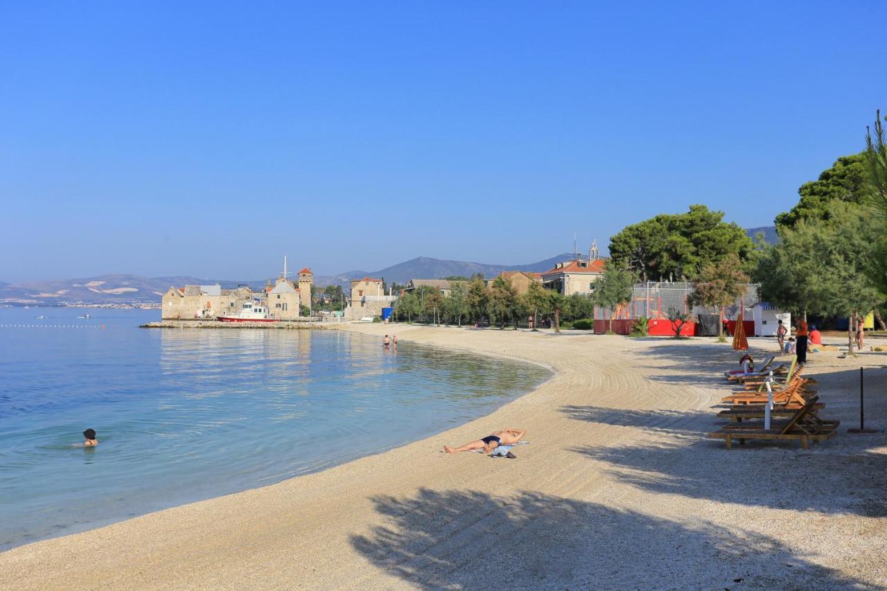 Apartments With A Parking Space Kastel Gomilica, Kastela - 21630 Buitenkant foto